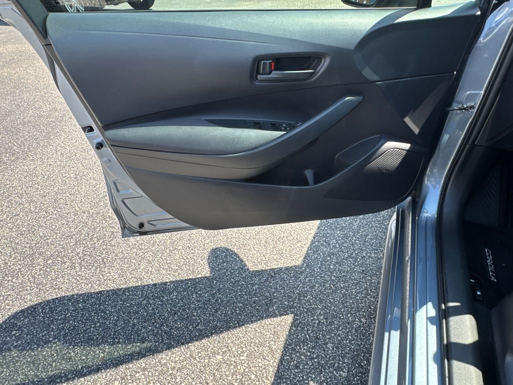 Used 2022 Gray Toyota LE image 10