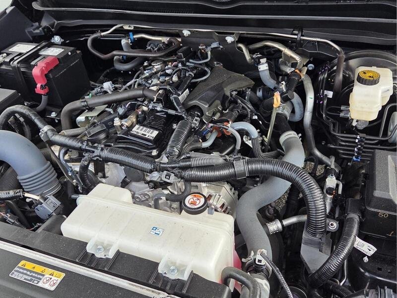 Used 2025 Black TOYOTA SR DOUBLE CAB 5