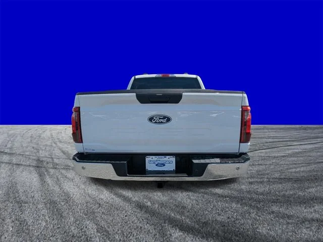 Certified Used 2025 Oxford White Ford XLT image 4