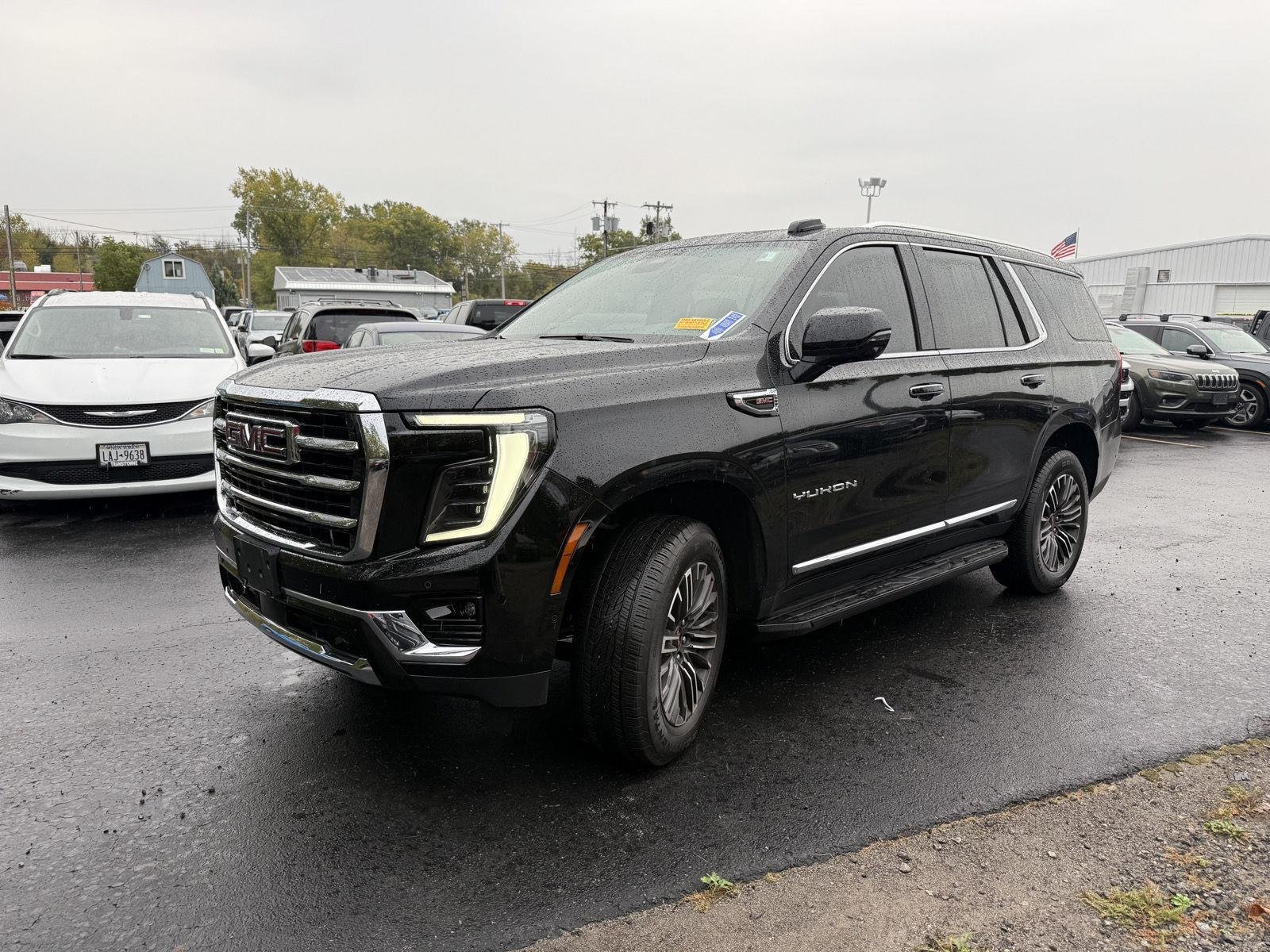 Used 2025 Onyx Black GMC Elevation image 9