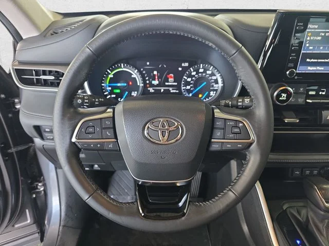 Used 2020 Magnetic Gray Metallic Toyota XLE image 20