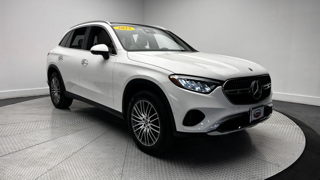 Used 2025 White Mercedes-Benz GLC 300 image 57