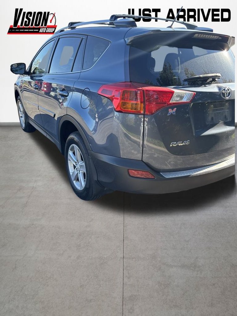 Used 2013 Blue Toyota XLE image 3