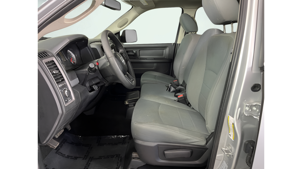 Used 2018 Bright Silver Clearcoat Metallic Ram Tradesman image 10