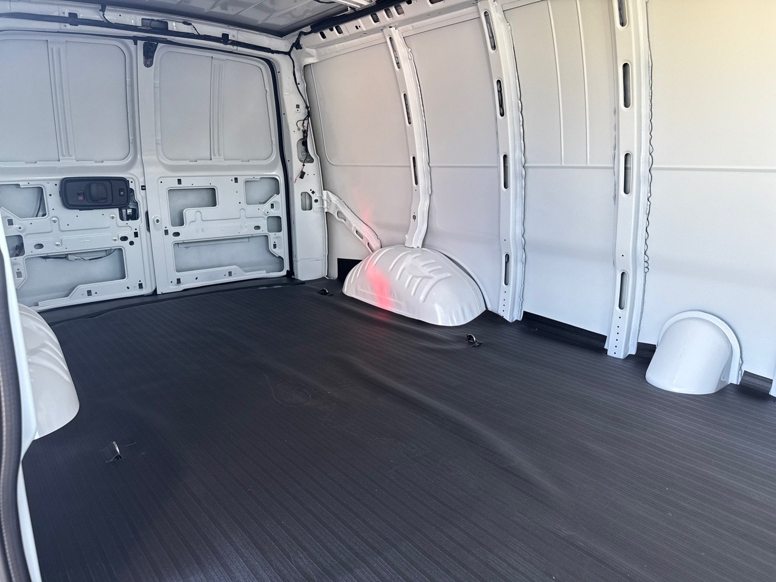 2025 Chevrolet Express Cargo Work Van - Photo 13