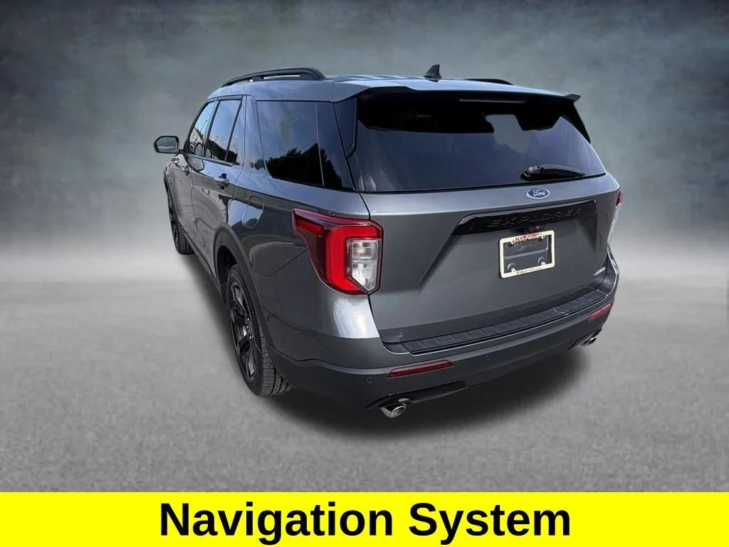Used 2023 Gray Ford ST-Line image 3