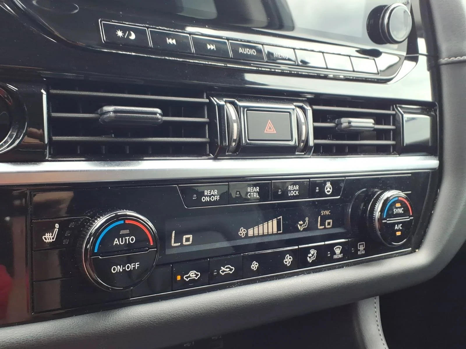 Used 2025 Gun Metallic Nissan SL image 14