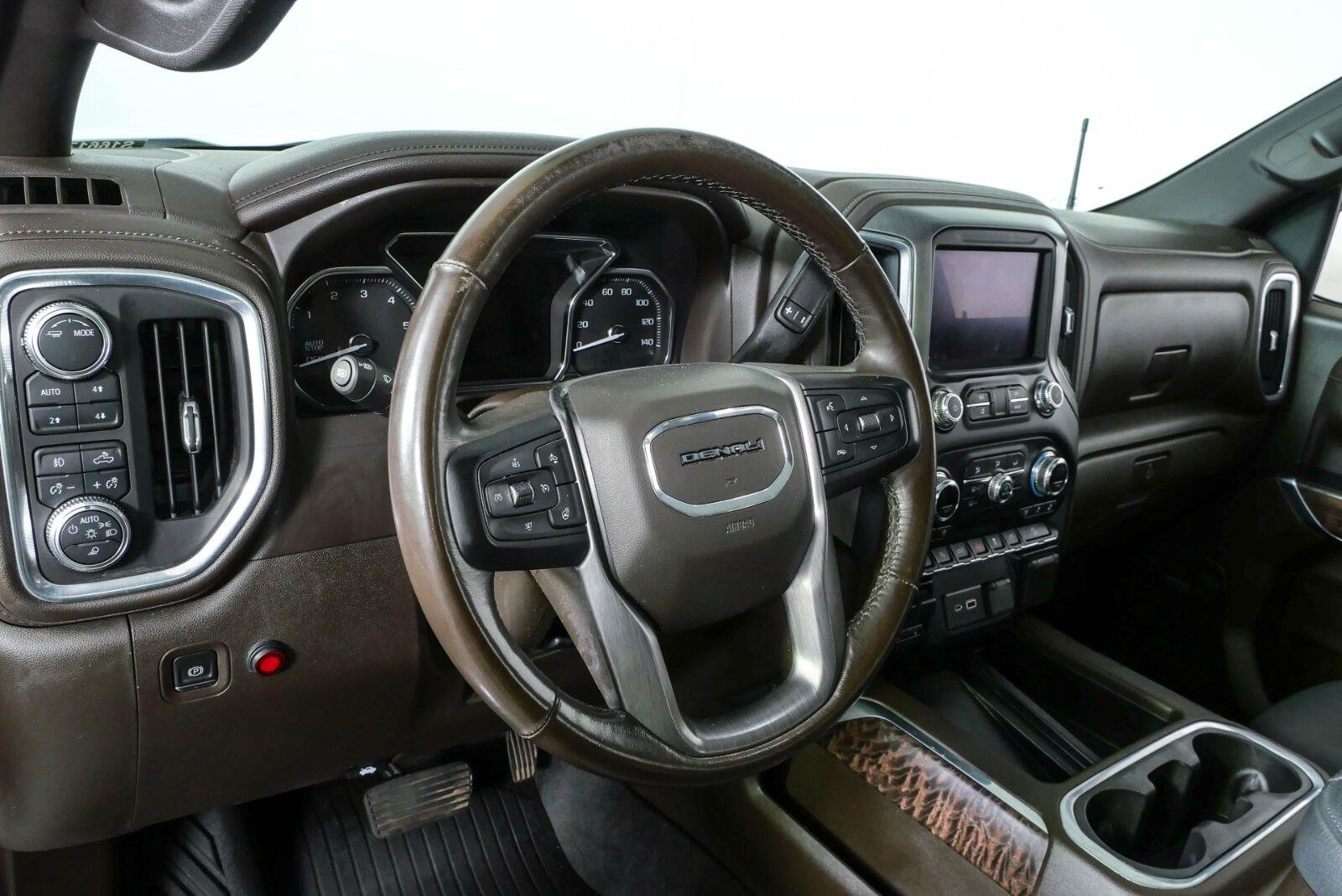 Used 2021 White GMC Denali image 5