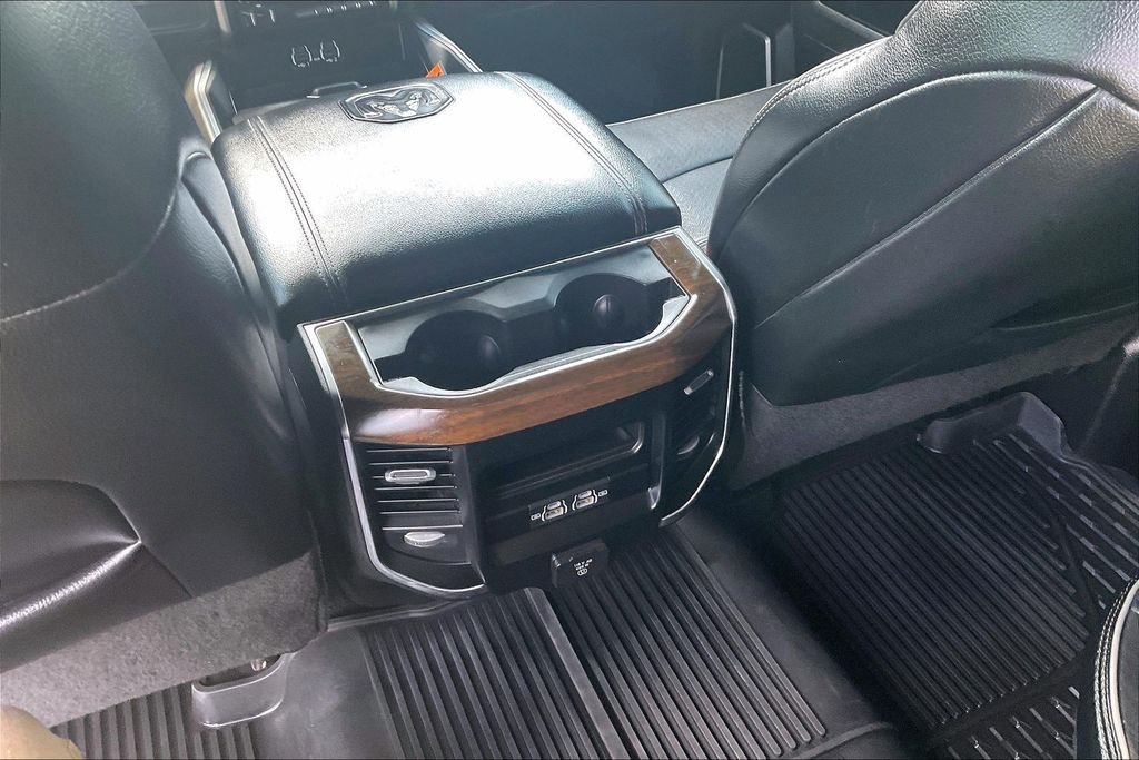 Used 2024 Silver Ram Laramie image 33