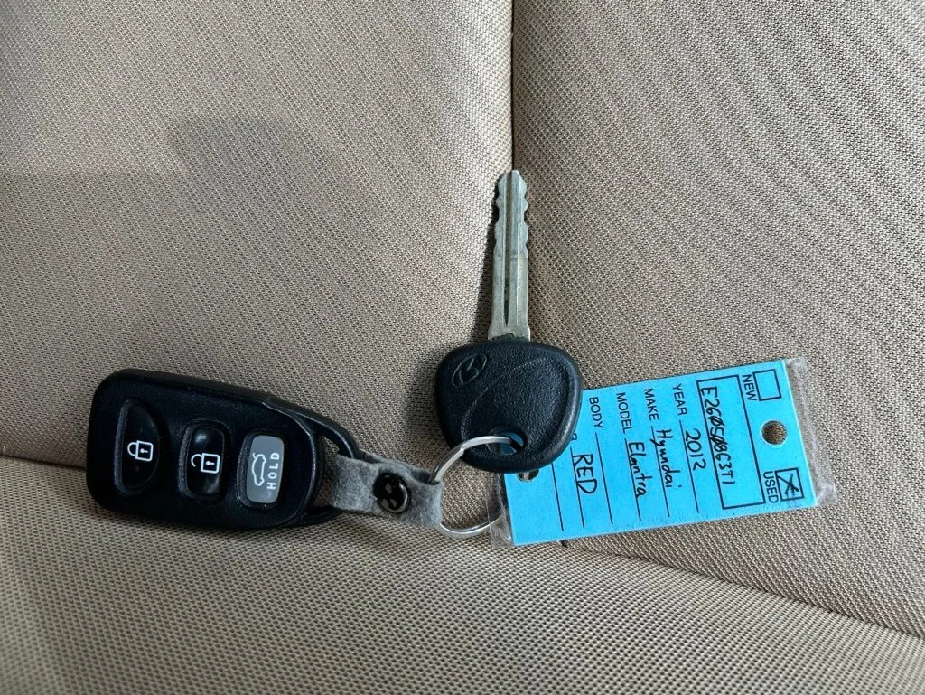 Used 2012 Red Hyundai GLS image 27