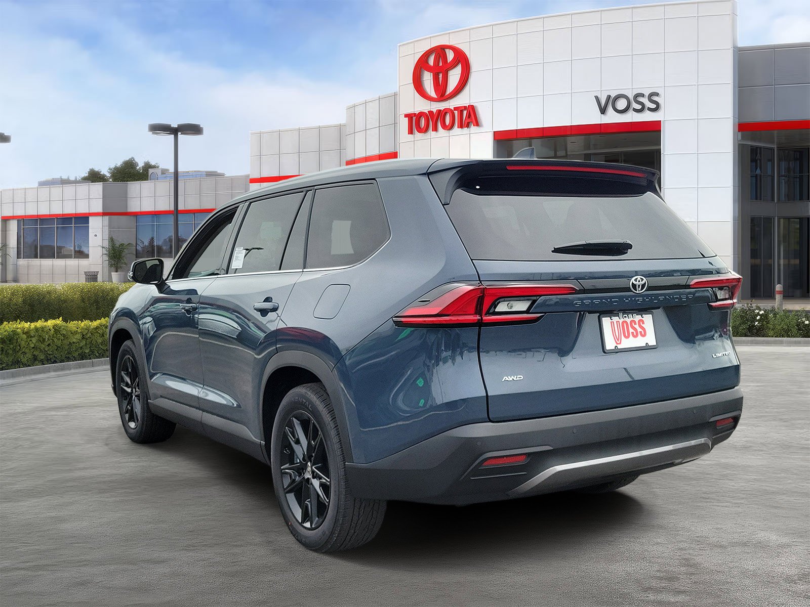 2026 Toyota Grand Highlander Limited, photo 2 of 12