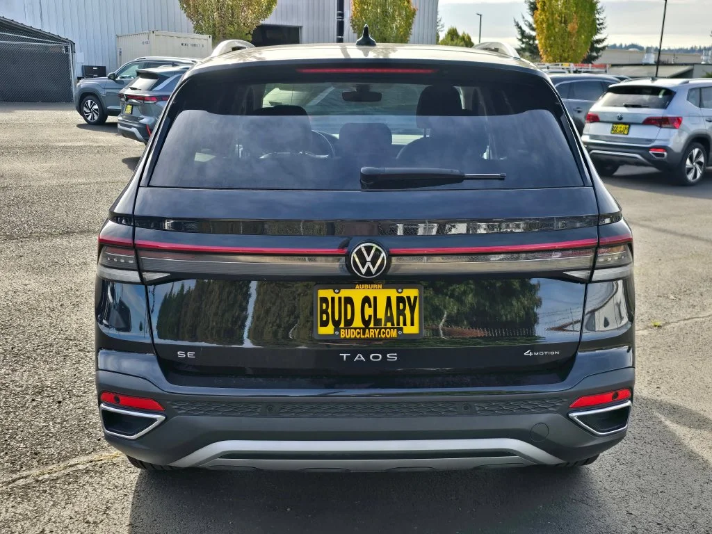 Used 2025 Black Volkswagen 1.5T SE image 4