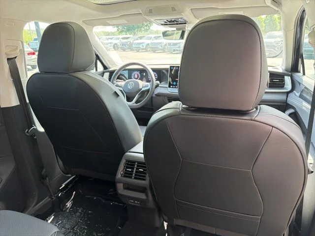 2025 Volkswagen Tiguan SE - Photo 32