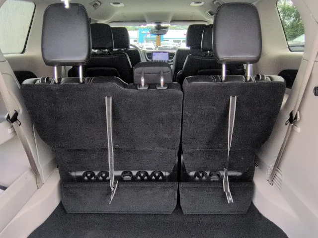 Used 2024 Silver Chrysler Touring L image 28