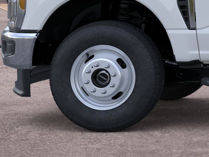 2025 Ford F-350 Super Duty Chassis Cab XL - Photo 19