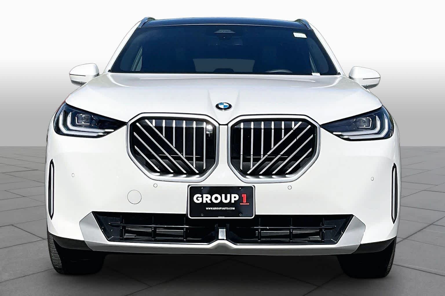 Used 2025 Alpine White BMW 30 xDrive image 3