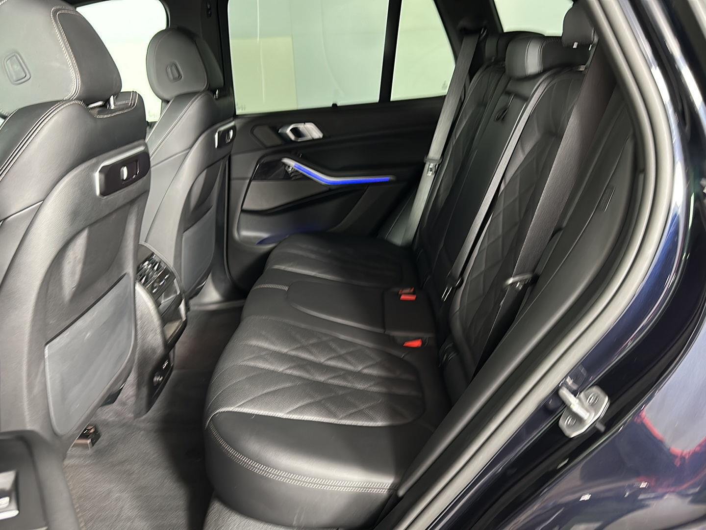 New 2026 Carbon Black Metallic BMW xDrive40i image 25