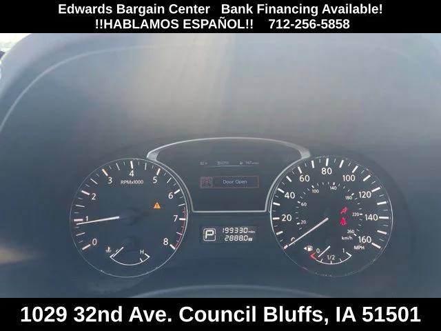 Used 2015 Silver Nissan SV image 13