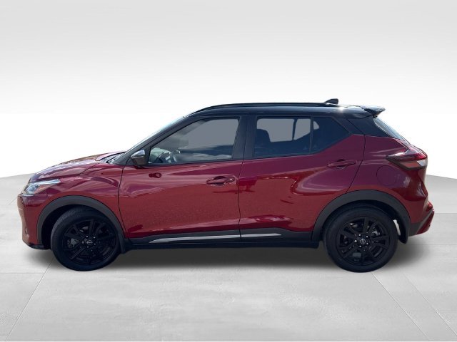 Used 2023 Red Nissan SR image 5