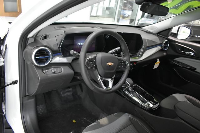 New 2026 Summit White Chevrolet LT image 25