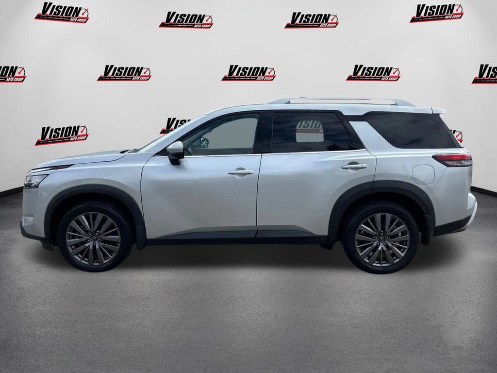 Used 2023 Silver Nissan SL image 9