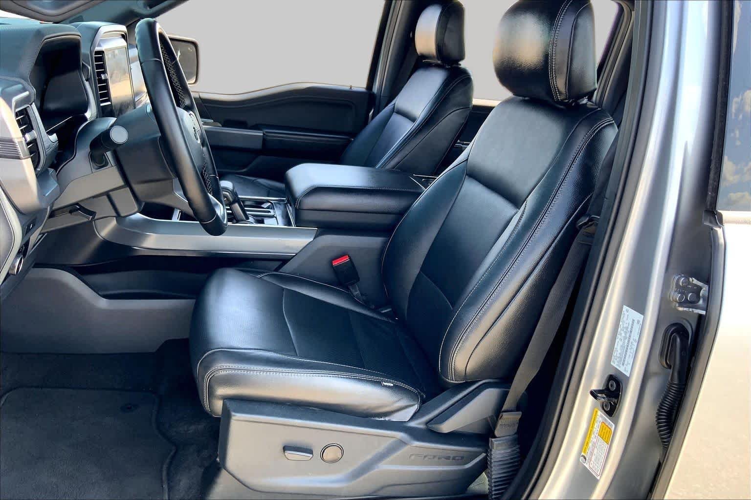 Used 2025 Iconic Silver Ford XLT image 8