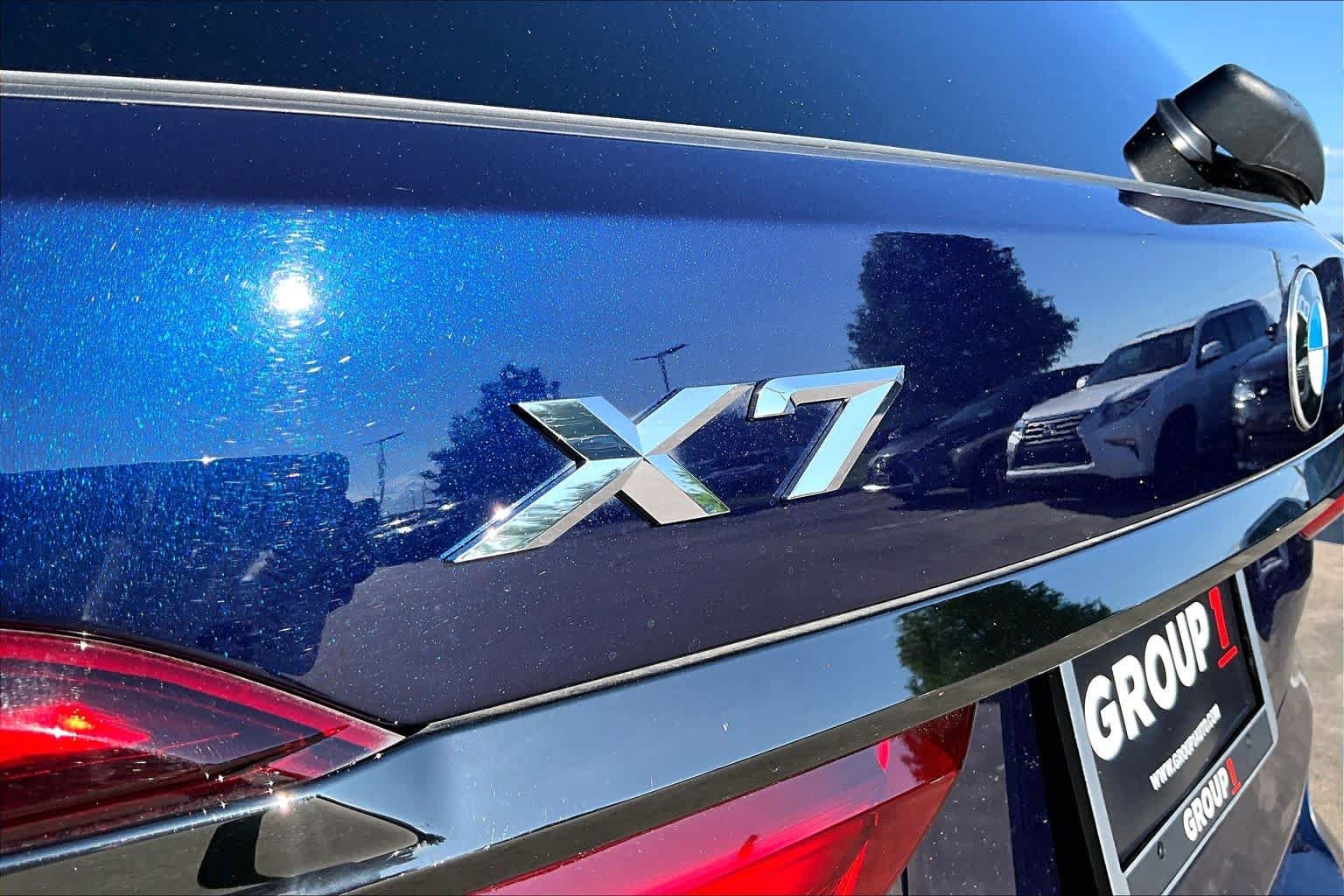 Used 2022 Tanzanite Blue II Metallic BMW xDrive40i image 30