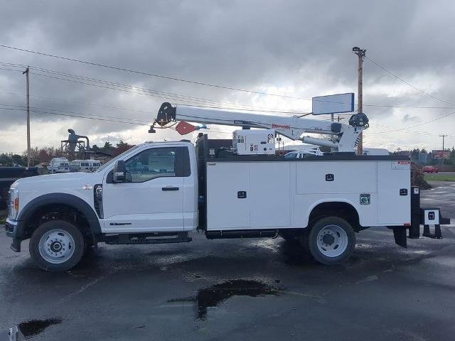 New 2024 Oxford White Ford F-550® XL image 2