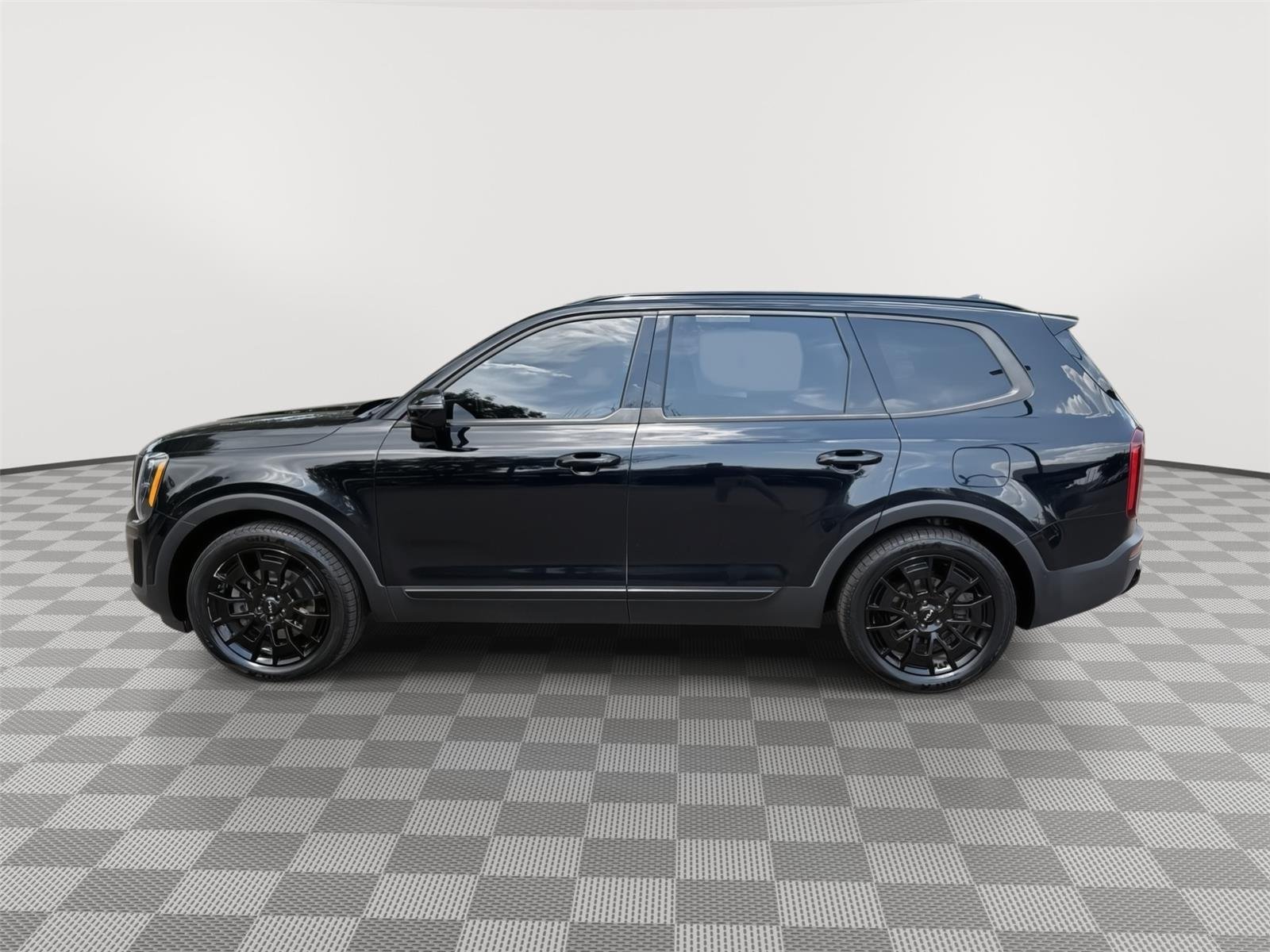 Used 2022 Ebony Black Kia SX image 5