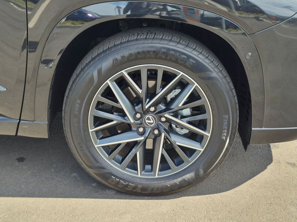 Used 2024  Lexus 350 Premium image 27