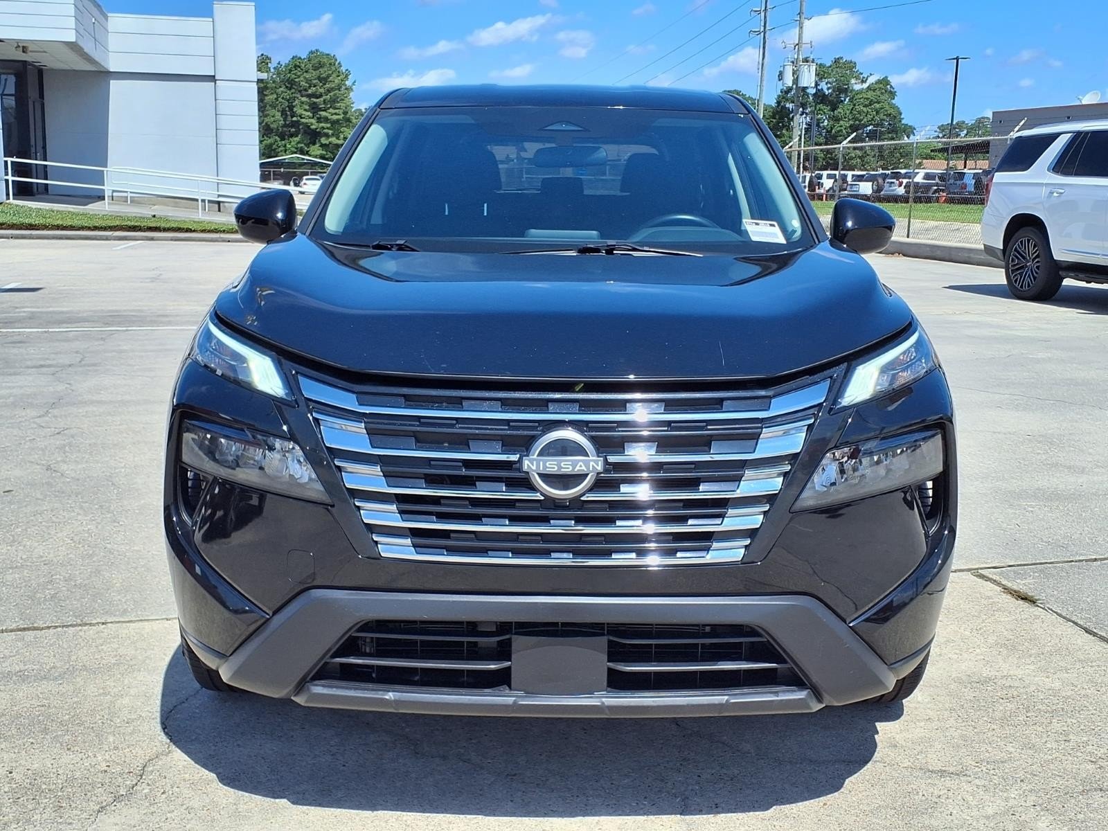 2025 Nissan Rogue SV Black at Robbins Nissan