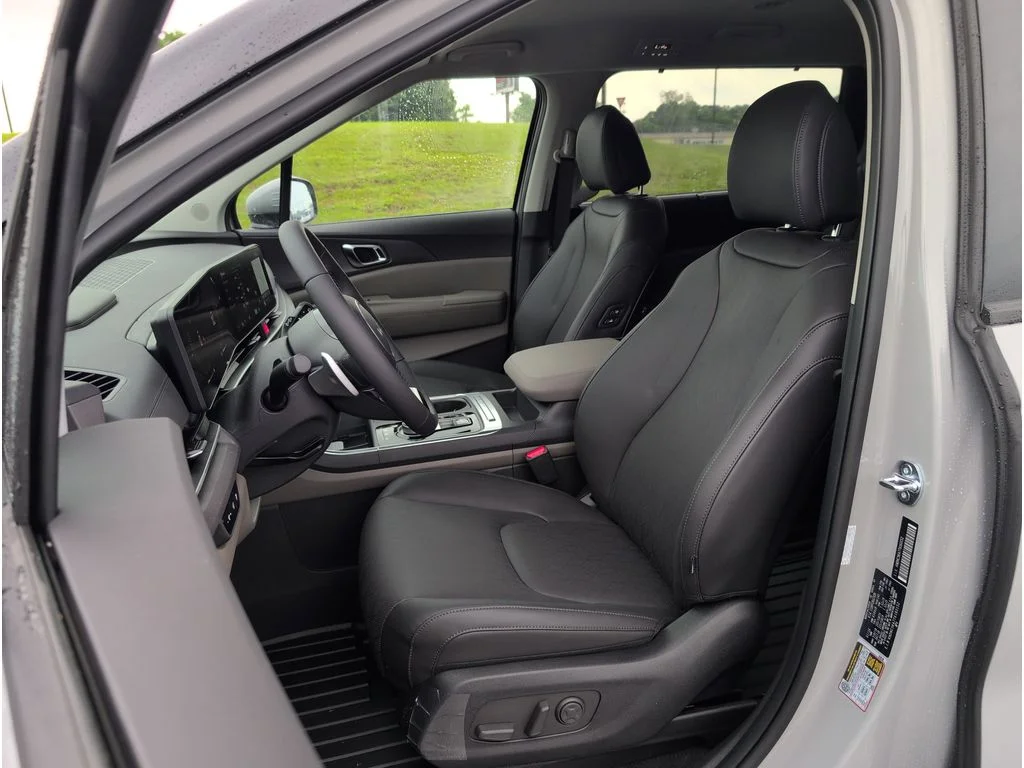 New 2026 Ceramic Silver Kia EX image 10