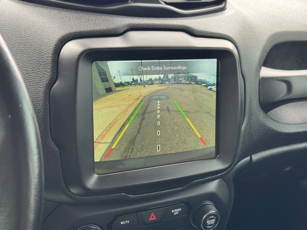 Used 2018 Gray Jeep Latitude image 21