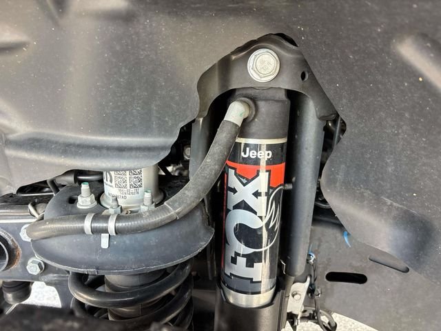 Certified Used 2025 Black Clearcoat Jeep Mojave image 13