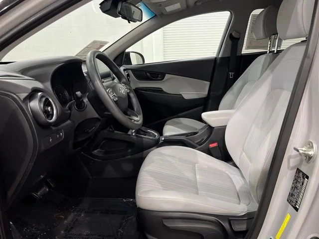 Used 2022 Silver Hyundai SEL image 9
