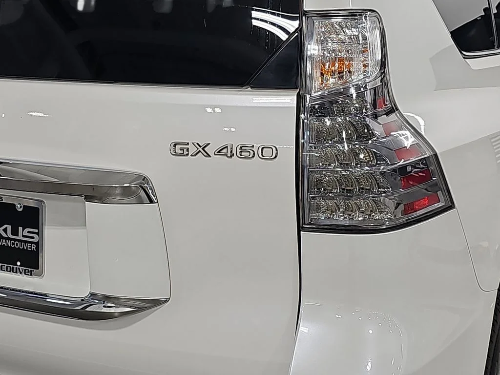 Used 2017 White Lexus 460 Luxury image 35