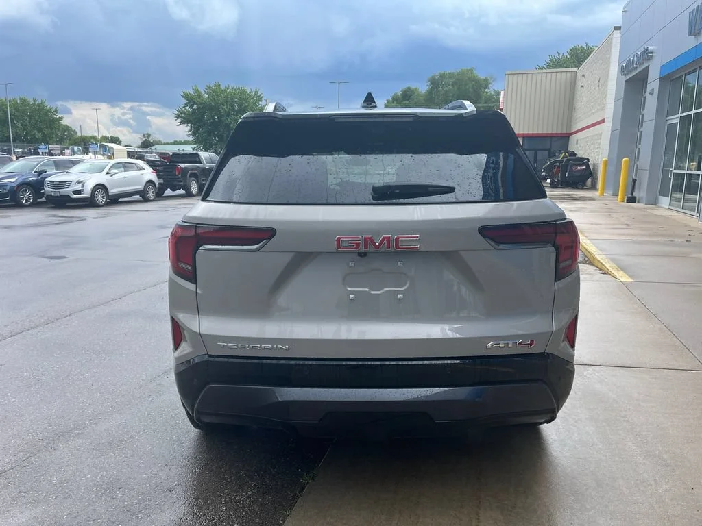 2026 GMC Terrain AT4 - Photo 6