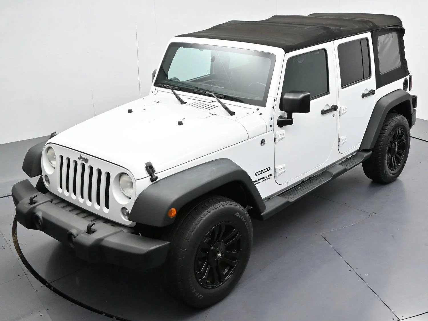 Used 2015 Bright White Clearcoat Jeep Sport image 36