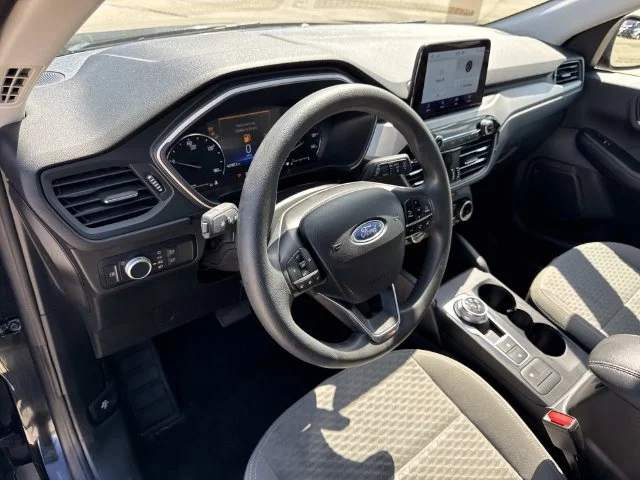 Used 2022 Black Ford SE image 39