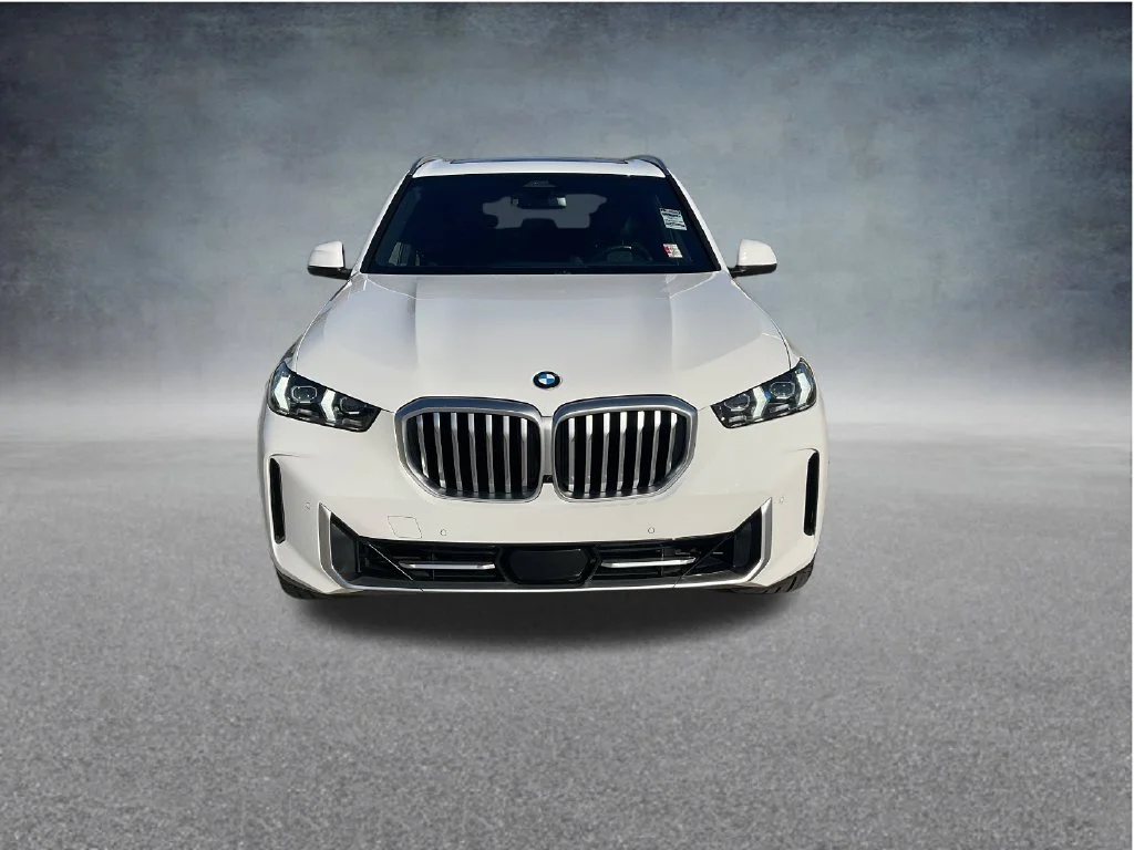 Used 2026 White BMW sDrive40i image 2