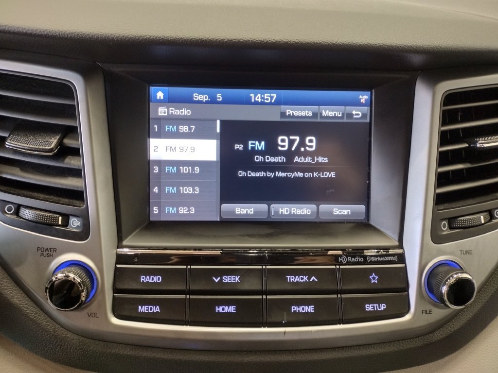 Used 2018 Silver Hyundai SEL image 27