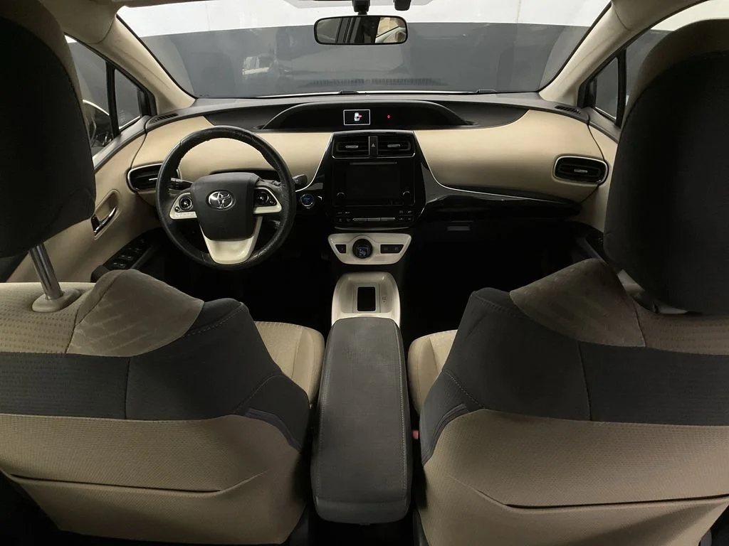 Used 2016 Blizzard Pearl Toyota Three image 28