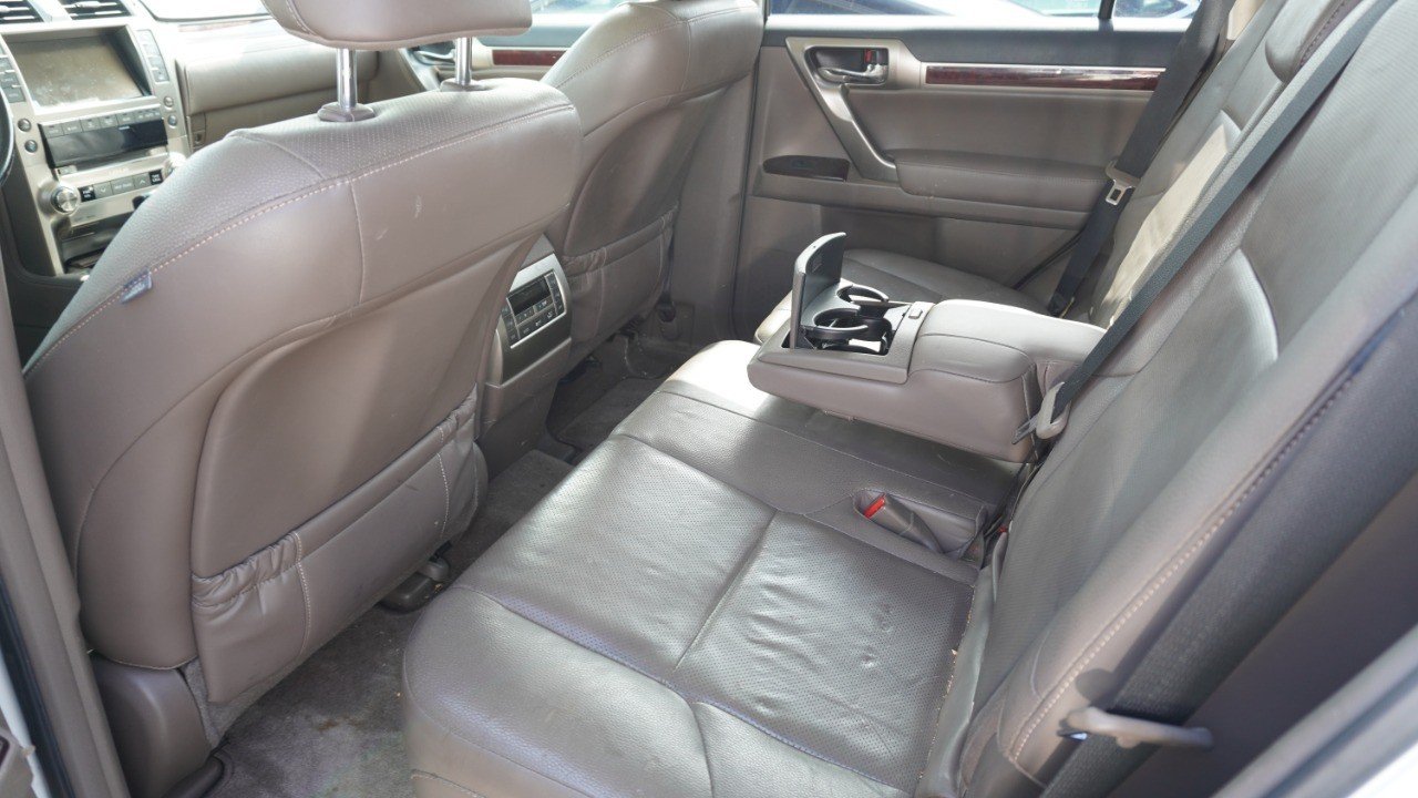 Used 2016 White Lexus  image 15