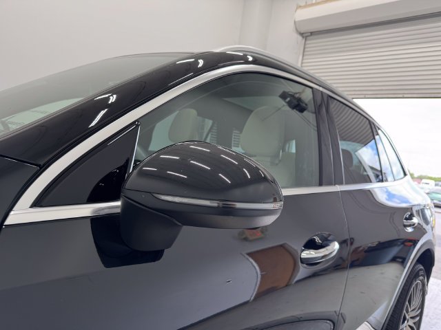 Used 2024 Black Mercedes-Benz GLC 300 image 41
