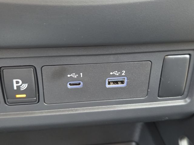 New 2026 Glacier White Nissan King Cab® S image 9