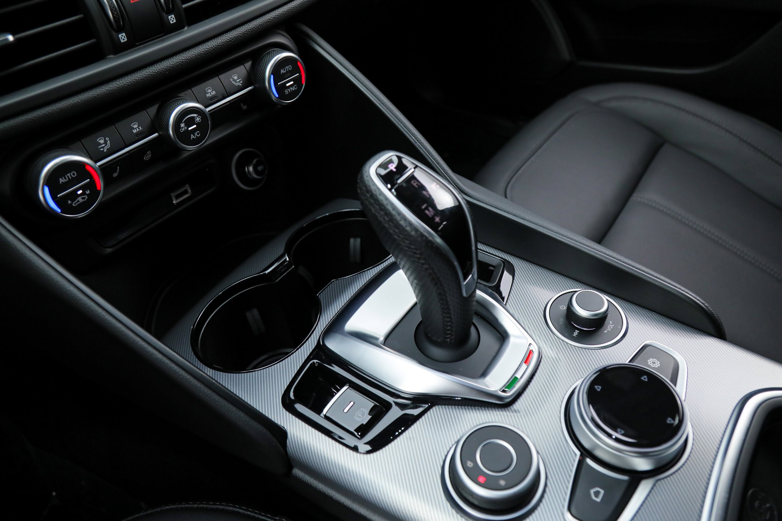 Used 2025 Gray Alfa Romeo  image 22