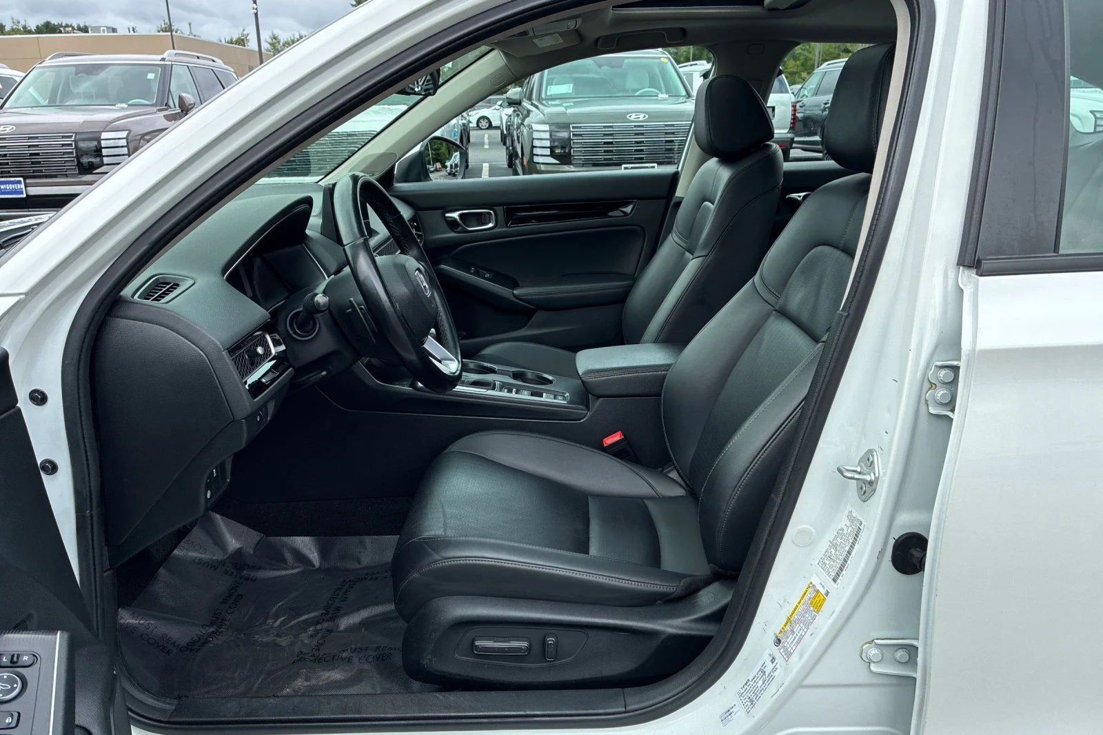 Used 2024 Platinum White Pearl Honda Touring image 11