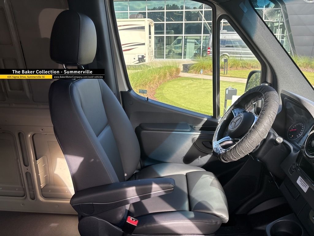 New 2026 White Mercedes-Benz AWD Cargo image 33