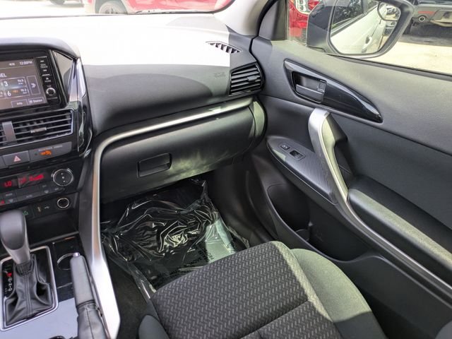 Used 2022 White Mitsubishi ES image 17