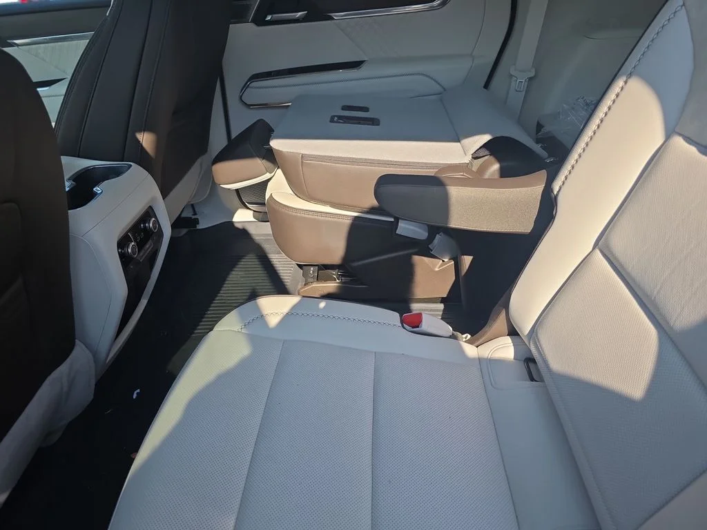 Used 2025 Blue GMC Denali image 22